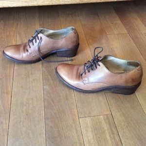 Frye “Carson” lace-up oxford